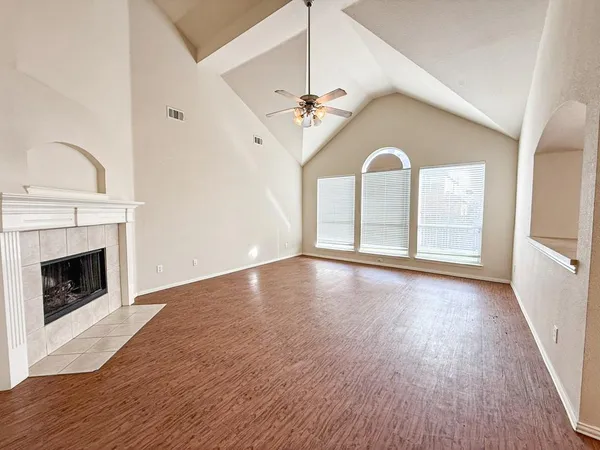 $2,800 | 8014 Amesbury Lane, Rowlett, TX 75089