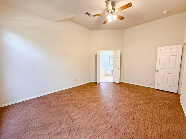 $2,800 | 8014 Amesbury Lane, Rowlett, TX 75089