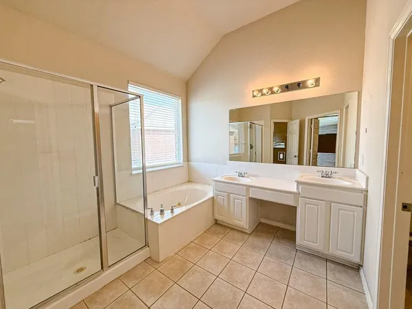 $2,800 | 8014 Amesbury Lane, Rowlett, TX 75089