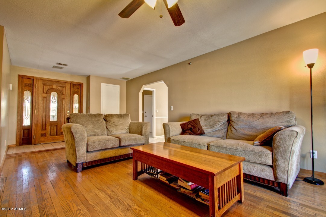 7114 West Hatcher Road Peoria, AZ 85345 - Photo 12 of 38 Hatcher (12)