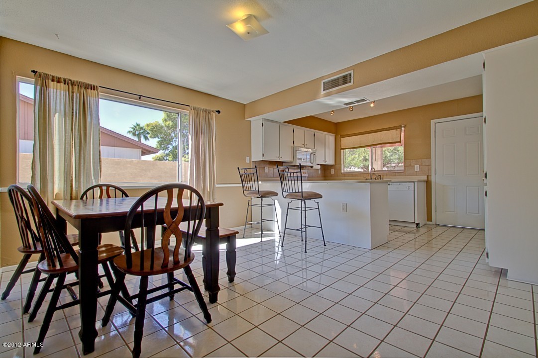 7114 West Hatcher Road Peoria, AZ 85345 - Photo 24 of 38 Hatcher (24)