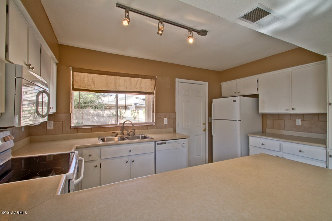 7114 West Hatcher Road Peoria, AZ 85345 - Photo 30 of 38 Hatcher (30)