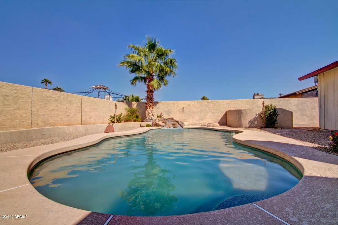 7114 West Hatcher Road Peoria, AZ 85345 - Photo 37 of 38 Hatcher (37)