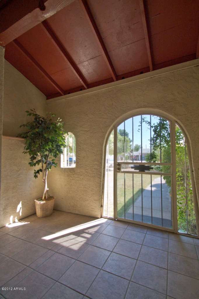 7114 West Hatcher Road Peoria, AZ 85345 - Photo 7 of 38 Hatcher (7)
