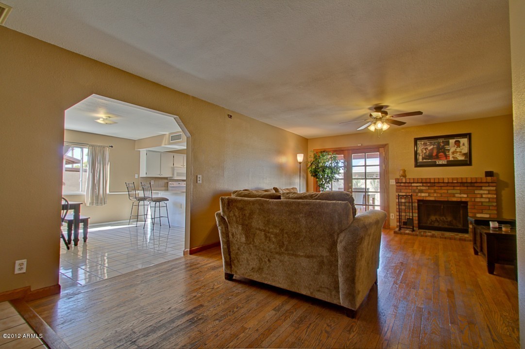 7114 West Hatcher Road Peoria, AZ 85345 - Photo 8 of 38 Hatcher (8)