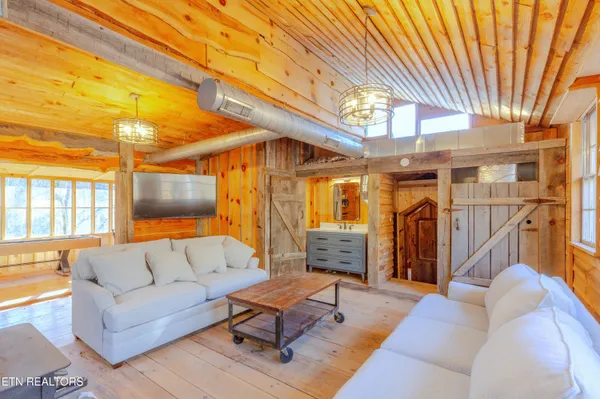 $550,000 | 925 Newcomb Branch Way, Cosby, TN 37722