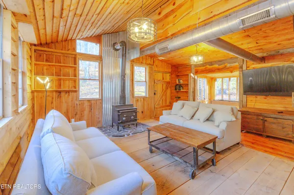 $550,000 | 925 Newcomb Branch Way, Cosby, TN 37722