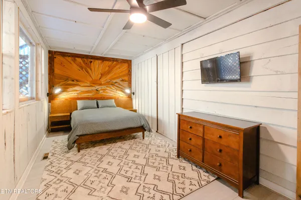 $550,000 | 925 Newcomb Branch Way, Cosby, TN 37722