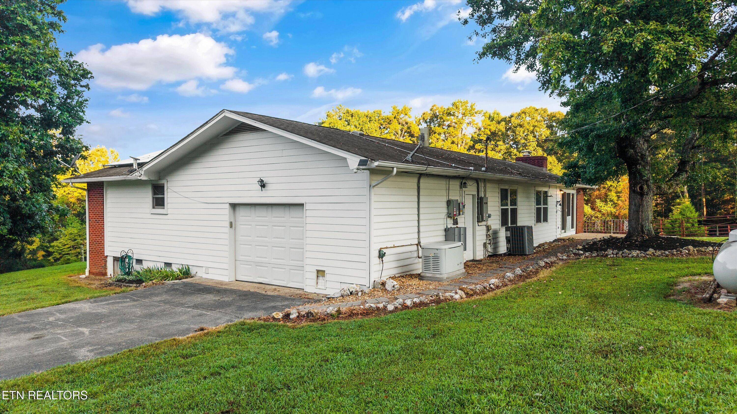 340 Pattie Gap Road Philadelphia, TN 37846 - Photo 39 of 44 39-340 Pattie Gap Rd 09