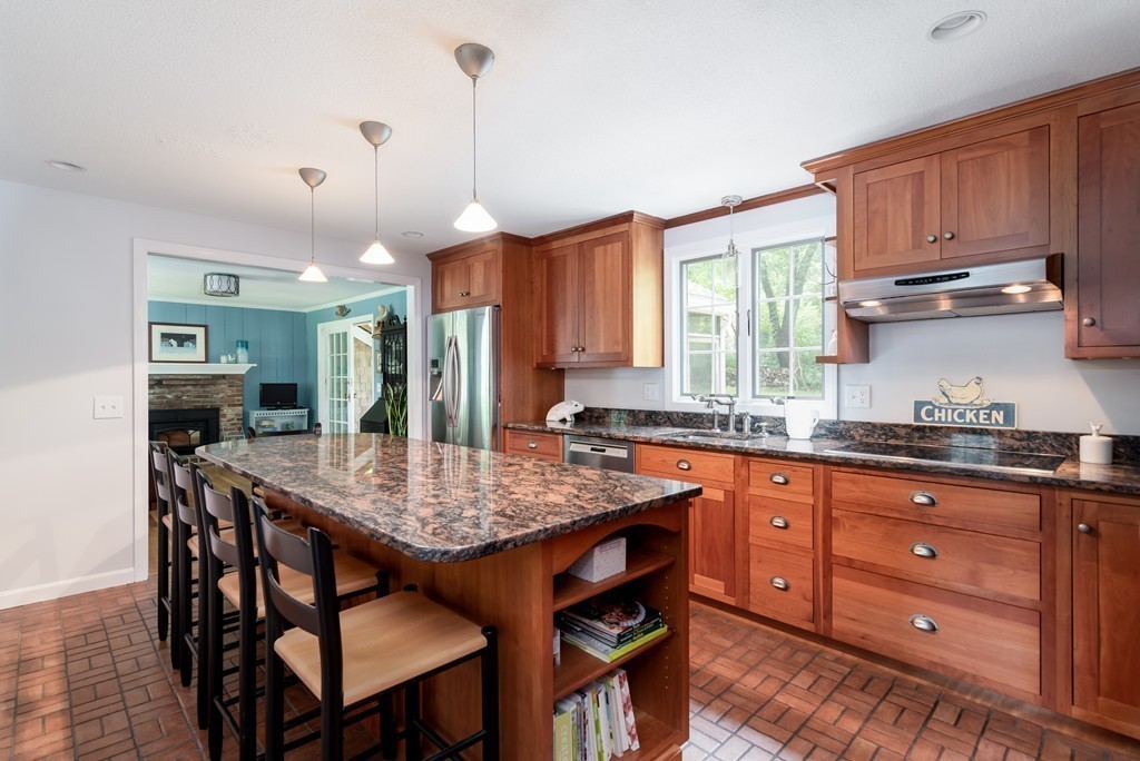 32 Pratt Road Scituate, MA 02066 - Photo 6 of 27 Gallery Image 6