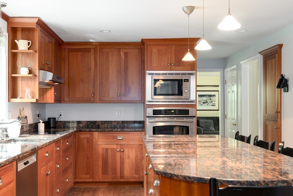 32 Pratt Road Scituate, MA 02066 - Photo 7 of 27 Gallery Image 7