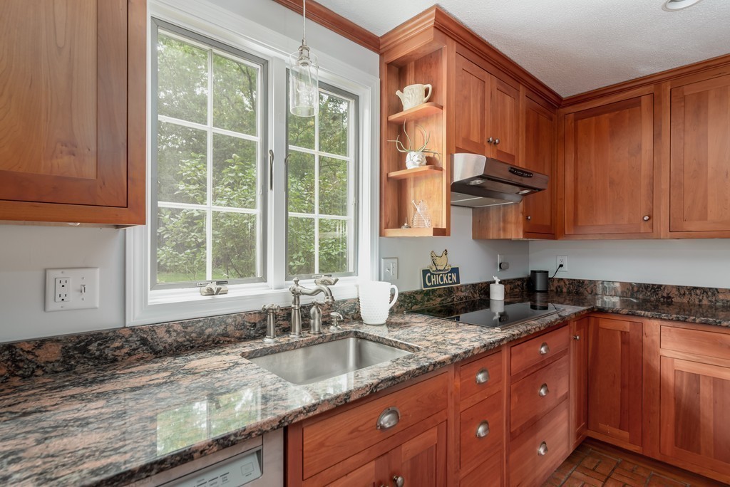 32 Pratt Road Scituate, MA 02066 - Photo 9 of 27 Gallery Image 9