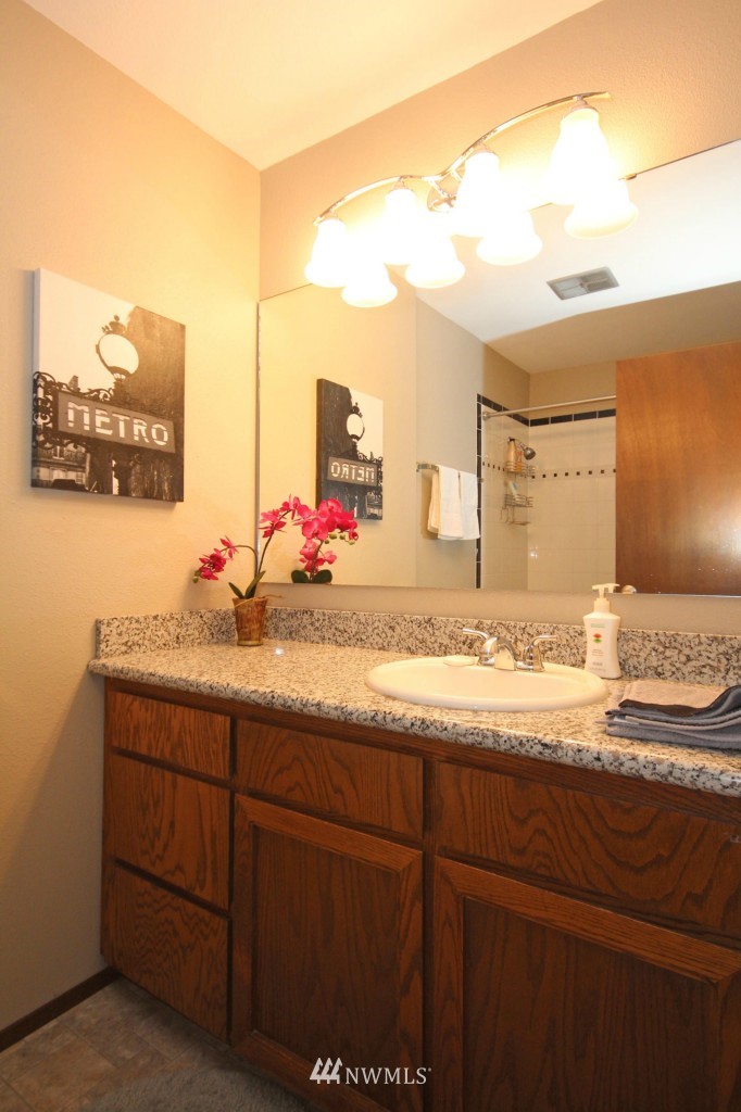 1420 Dayton Court Northeast Renton, WA 98056 - Photo 12 of 20