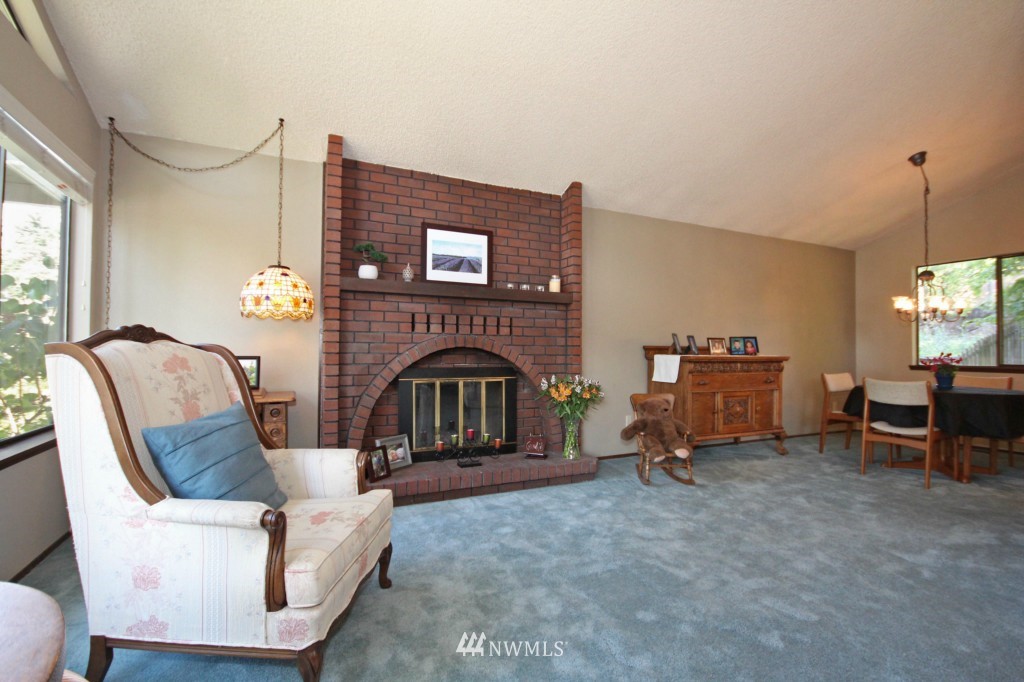 1420 Dayton Court Northeast Renton, WA 98056 - Photo 4 of 20