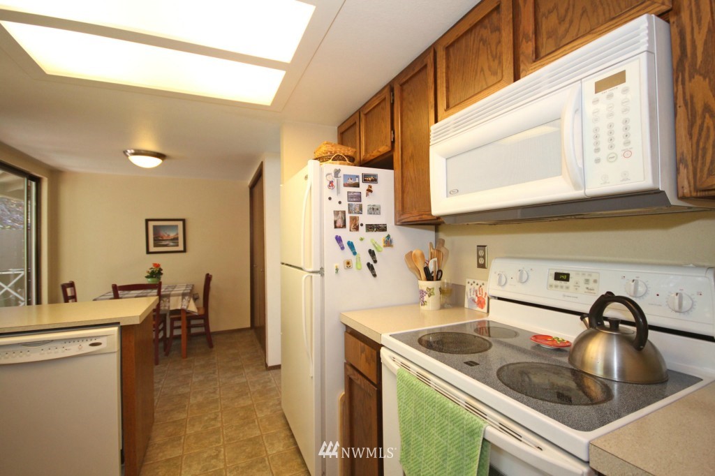 1420 Dayton Court Northeast Renton, WA 98056 - Photo 9 of 20