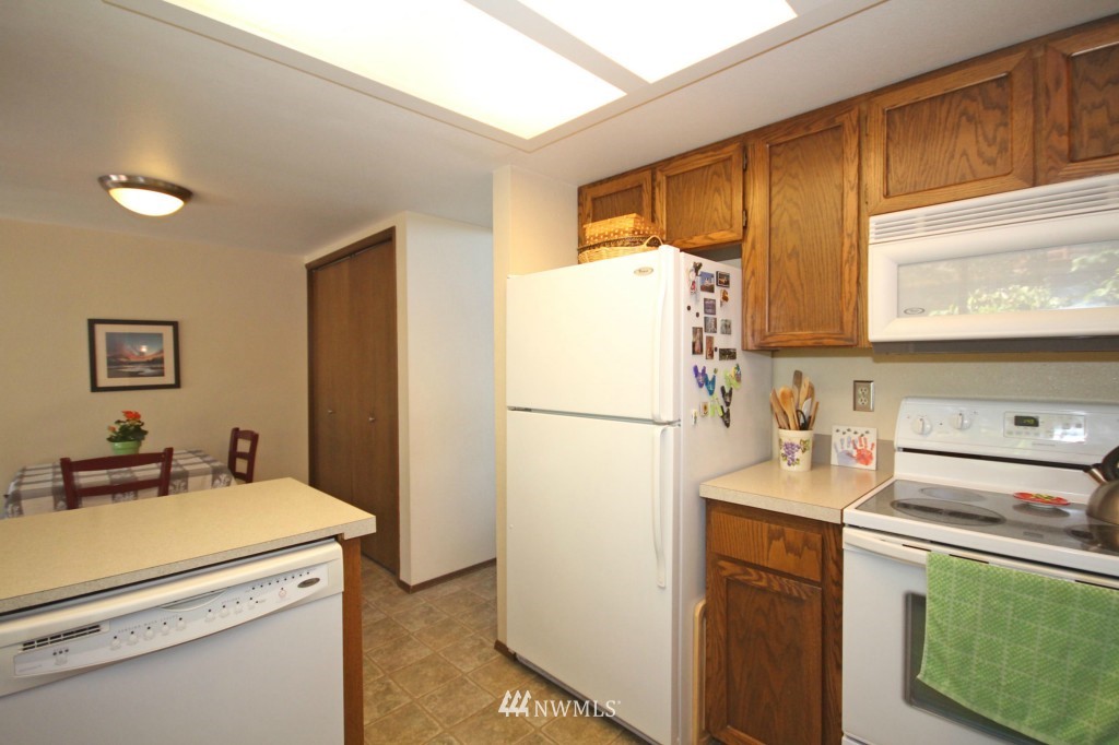 1420 Dayton Court Northeast Renton, WA 98056 - Photo 10 of 20