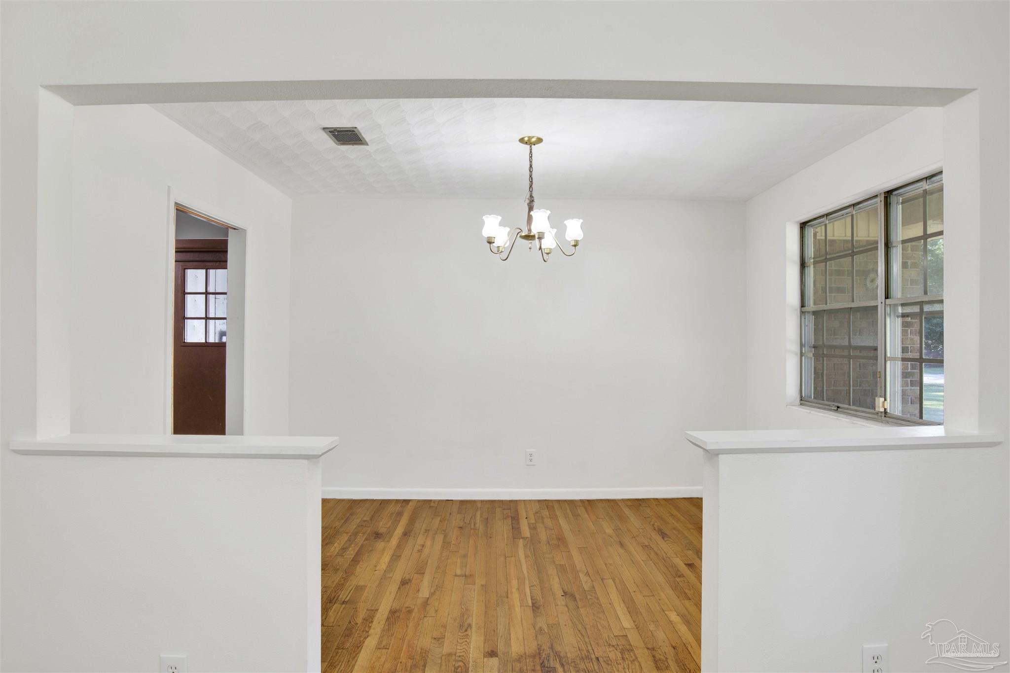 9621 Sidney Road Pensacola, FL 32507 - Photo 21 of 30 a view of a windows in a room