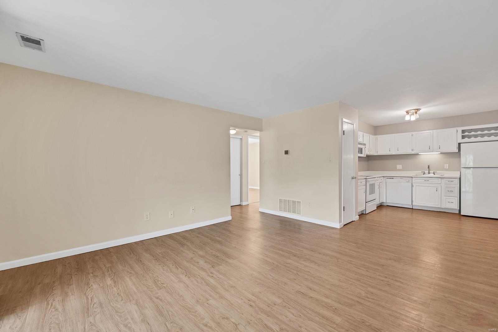 12114 Natural Bridge Road, Unit K Bridgeton, MO 63044 - Photo 8 of 26 Gallery Image 8