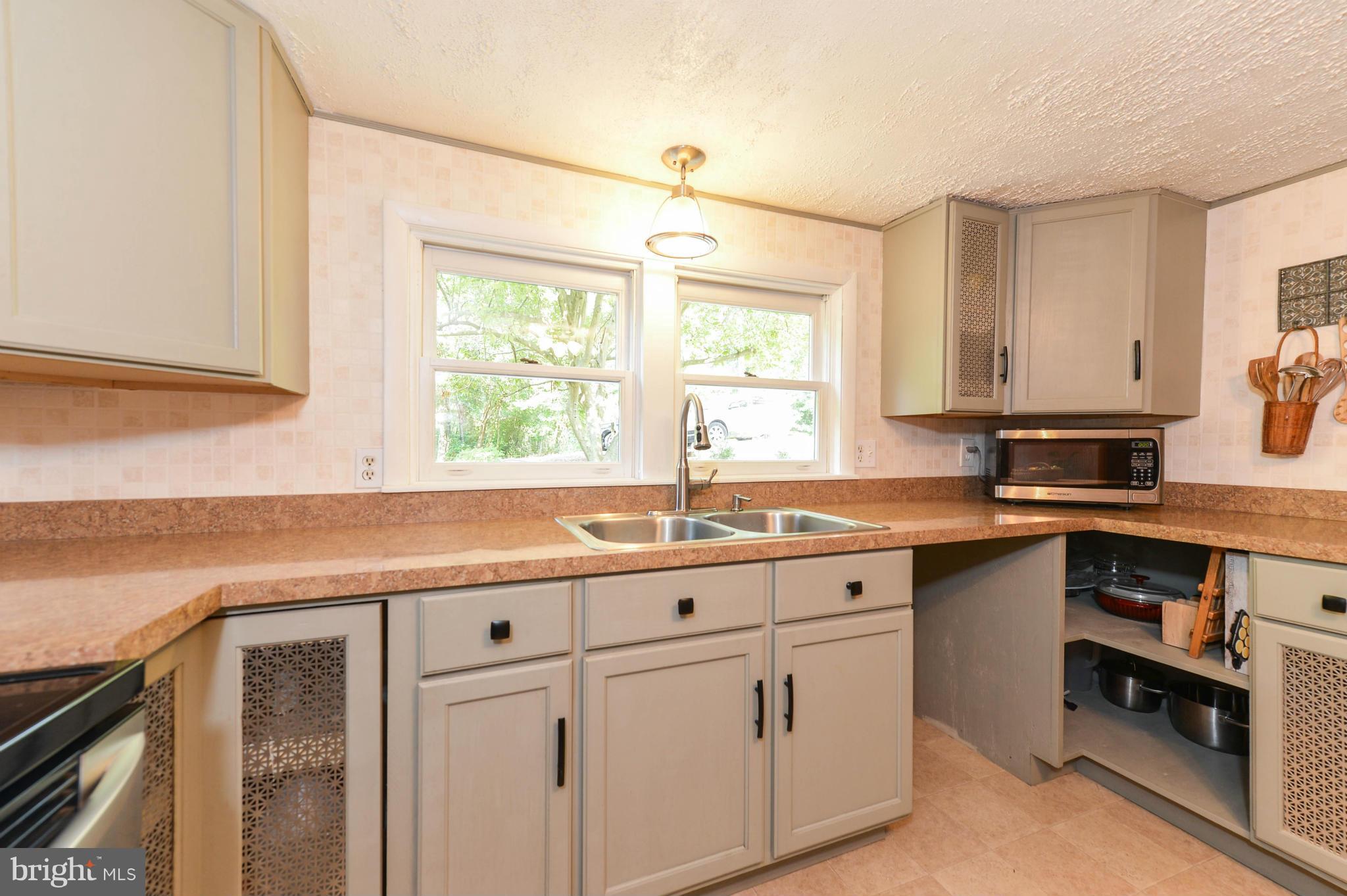 588 McKinneytown Road Elkton, MD 21921 - Photo 5 of 20 Kitchen