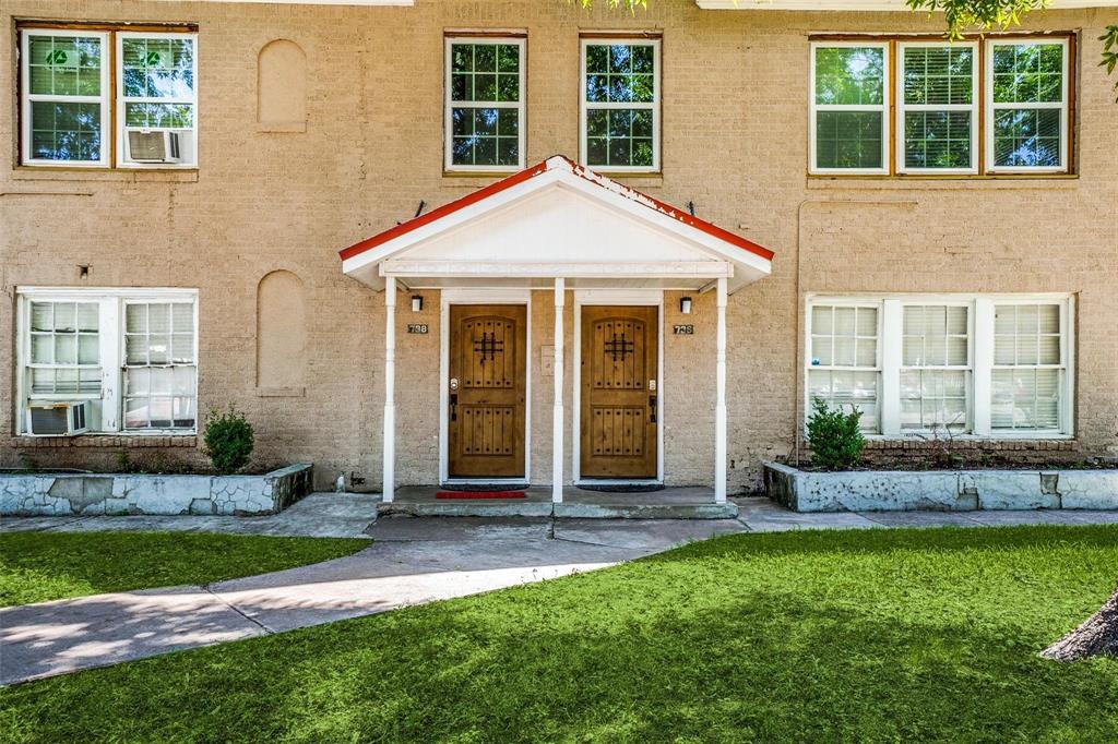 320 West Canty Street, Unit 2 Dallas, TX 75208 - Photo 11 of 11 a front view of a house with a yard
