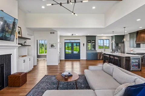 $1,450,000 | 8182 Waterset Circle, Mound, MN 55364