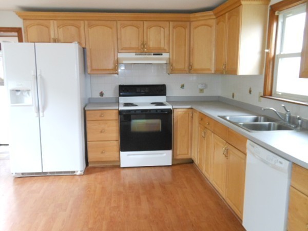 108 Albatross Road Quincy, MA 02169 - Photo 5 of 30 Gallery Image 5