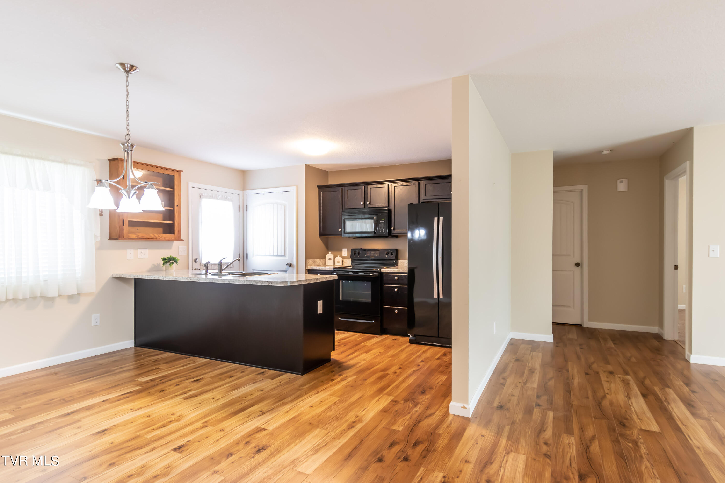 106 May Apple Road Bluff City, TN 37618 - Photo 23 of 41 Kitchen