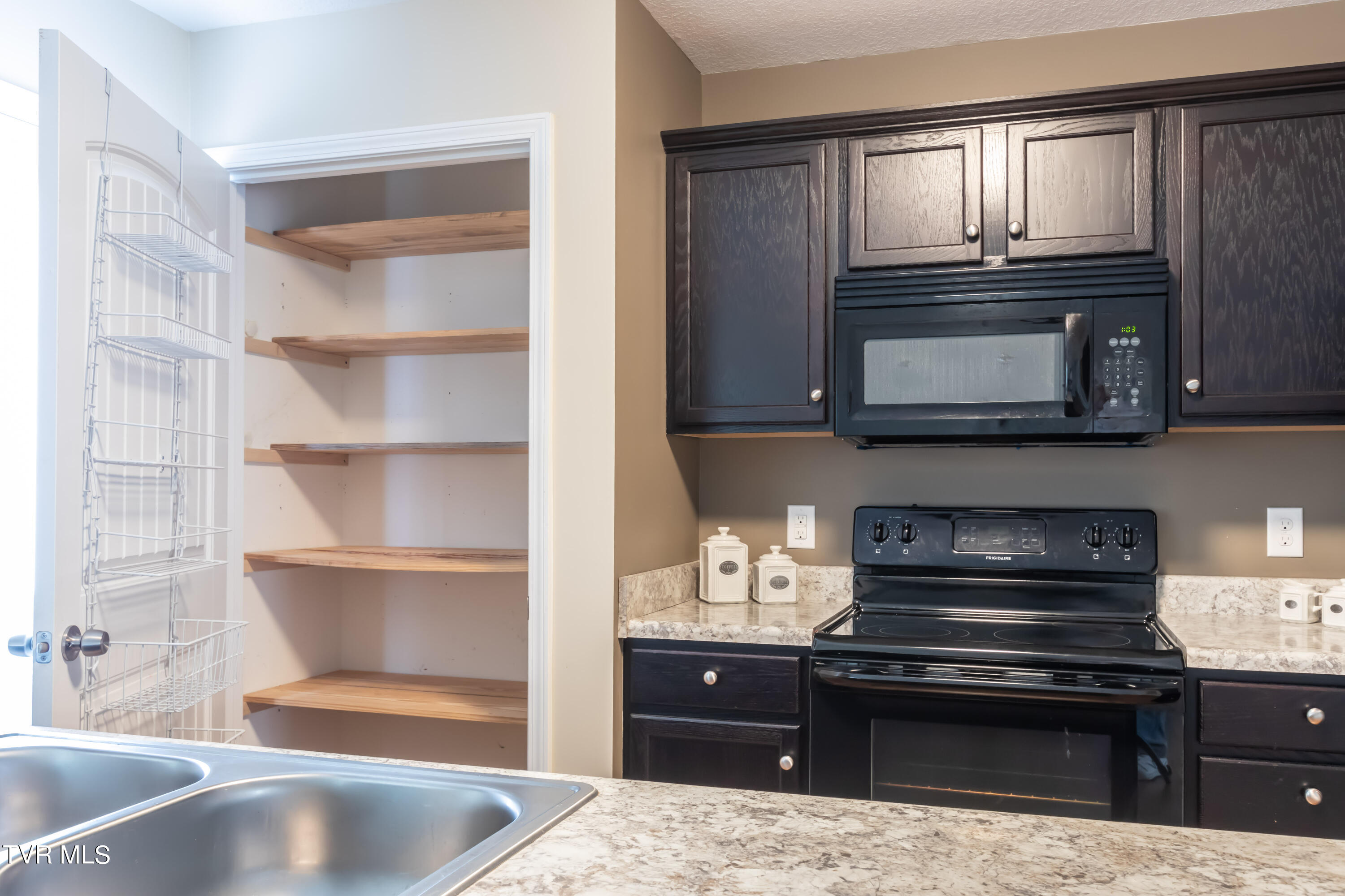 106 May Apple Road Bluff City, TN 37618 - Photo 24 of 41 Kitchen