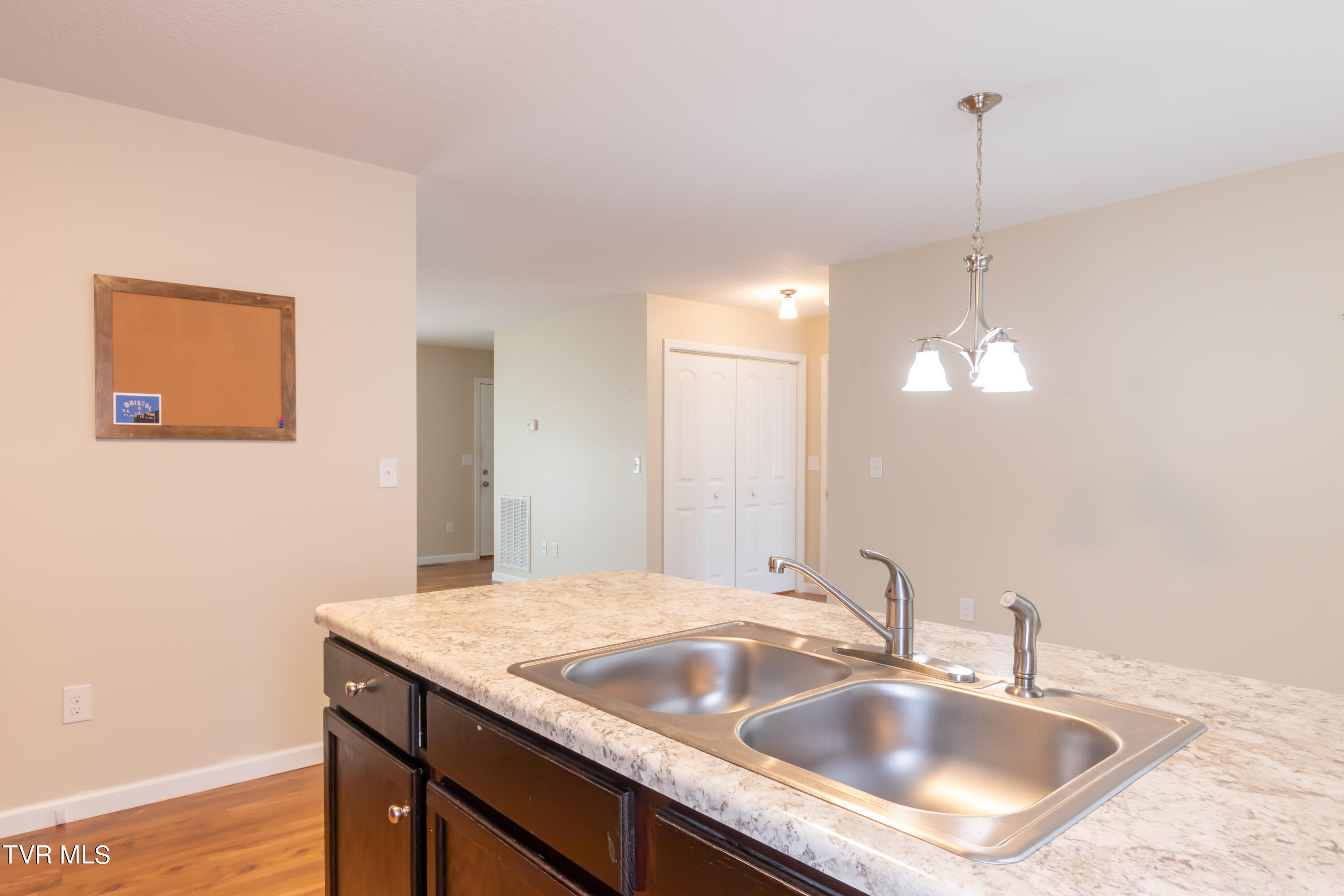 106 May Apple Road Bluff City, TN 37618 - Photo 25 of 41 kitchen
