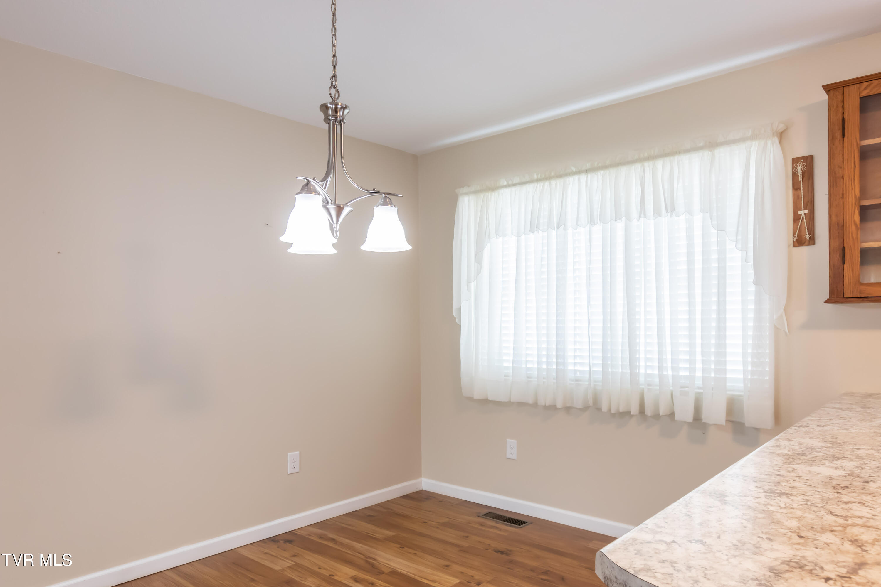 106 May Apple Road Bluff City, TN 37618 - Photo 26 of 41 Dining