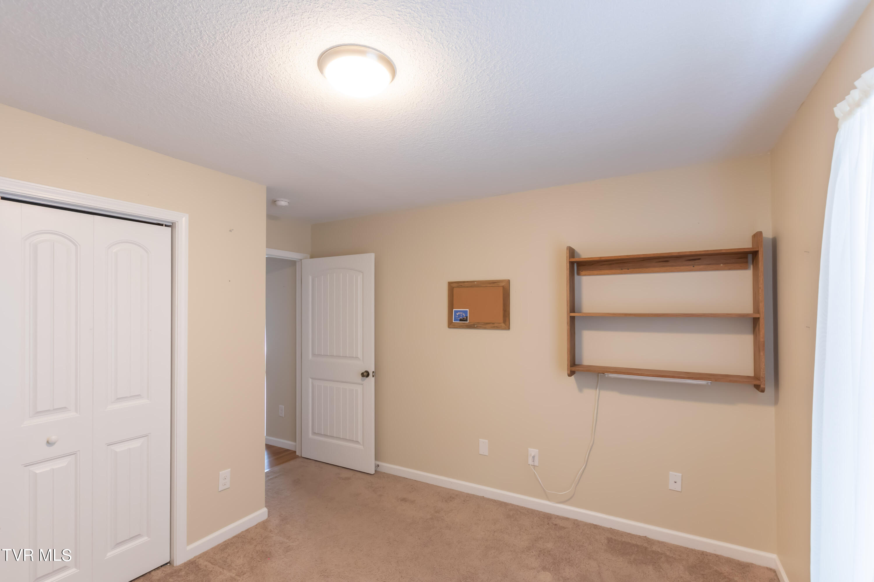 106 May Apple Road Bluff City, TN 37618 - Photo 37 of 41 Bedroom 3