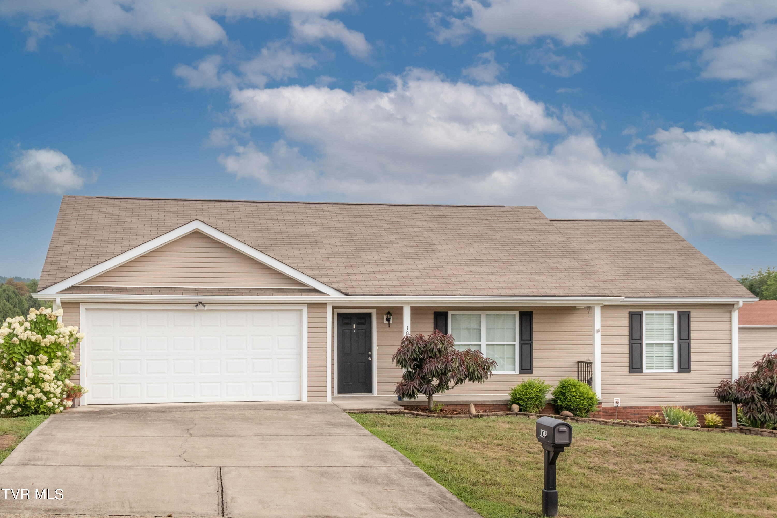 106 May Apple Road Bluff City, TN 37618 - Photo 40 of 41 Front