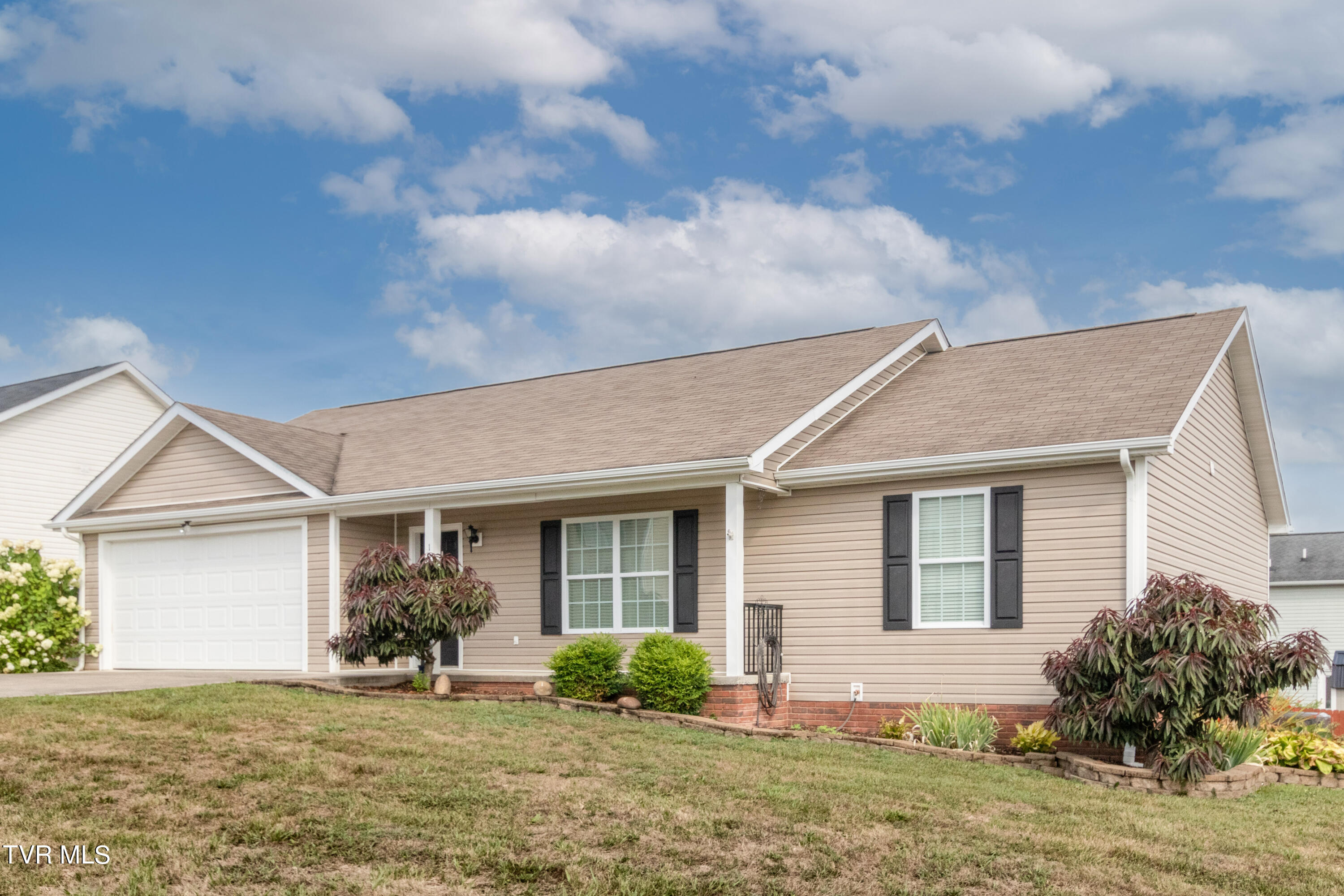 106 May Apple Road Bluff City, TN 37618 - Photo 41 of 41 Front