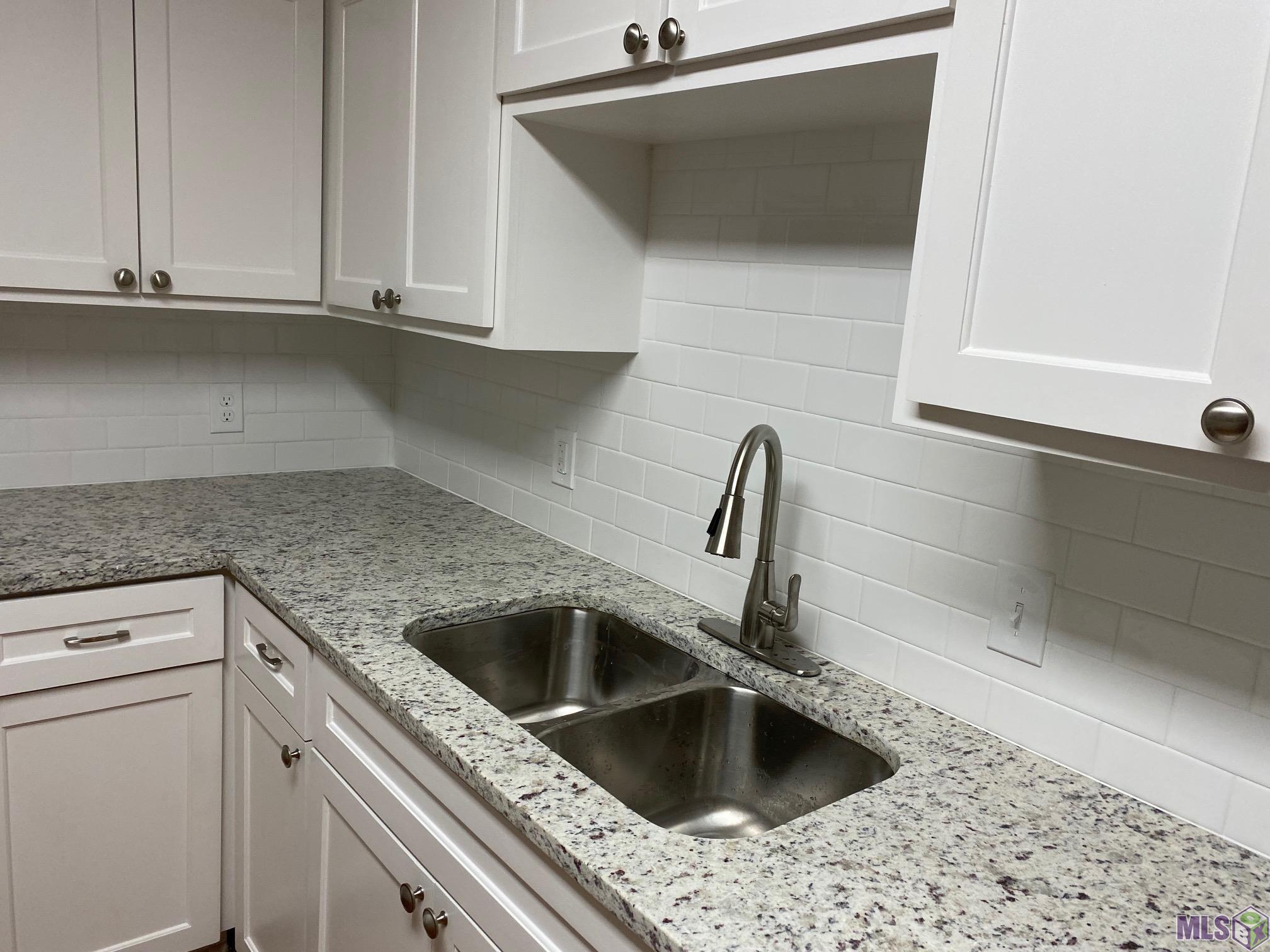 4540 Crown Avenue Baton Rouge, LA 70811 - Photo 2 of 55