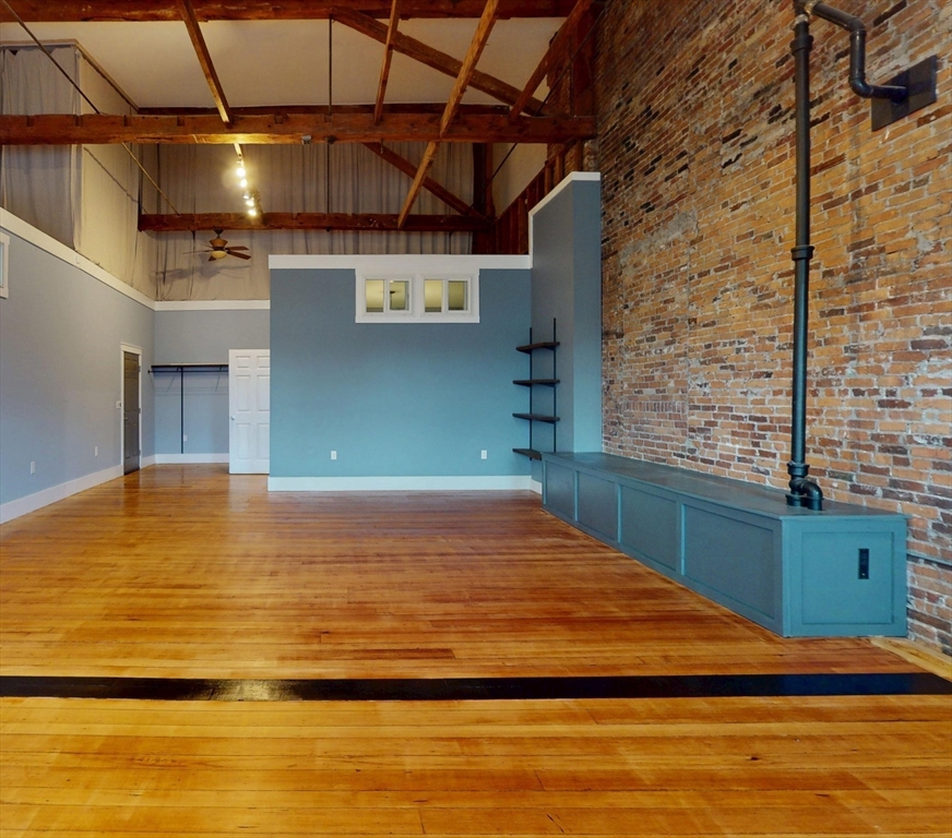 245 Main Street, Unit 3 Northampton, MA 01060 - Photo 10 of 31