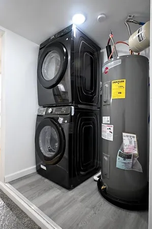 a view of living room washer and dryer
