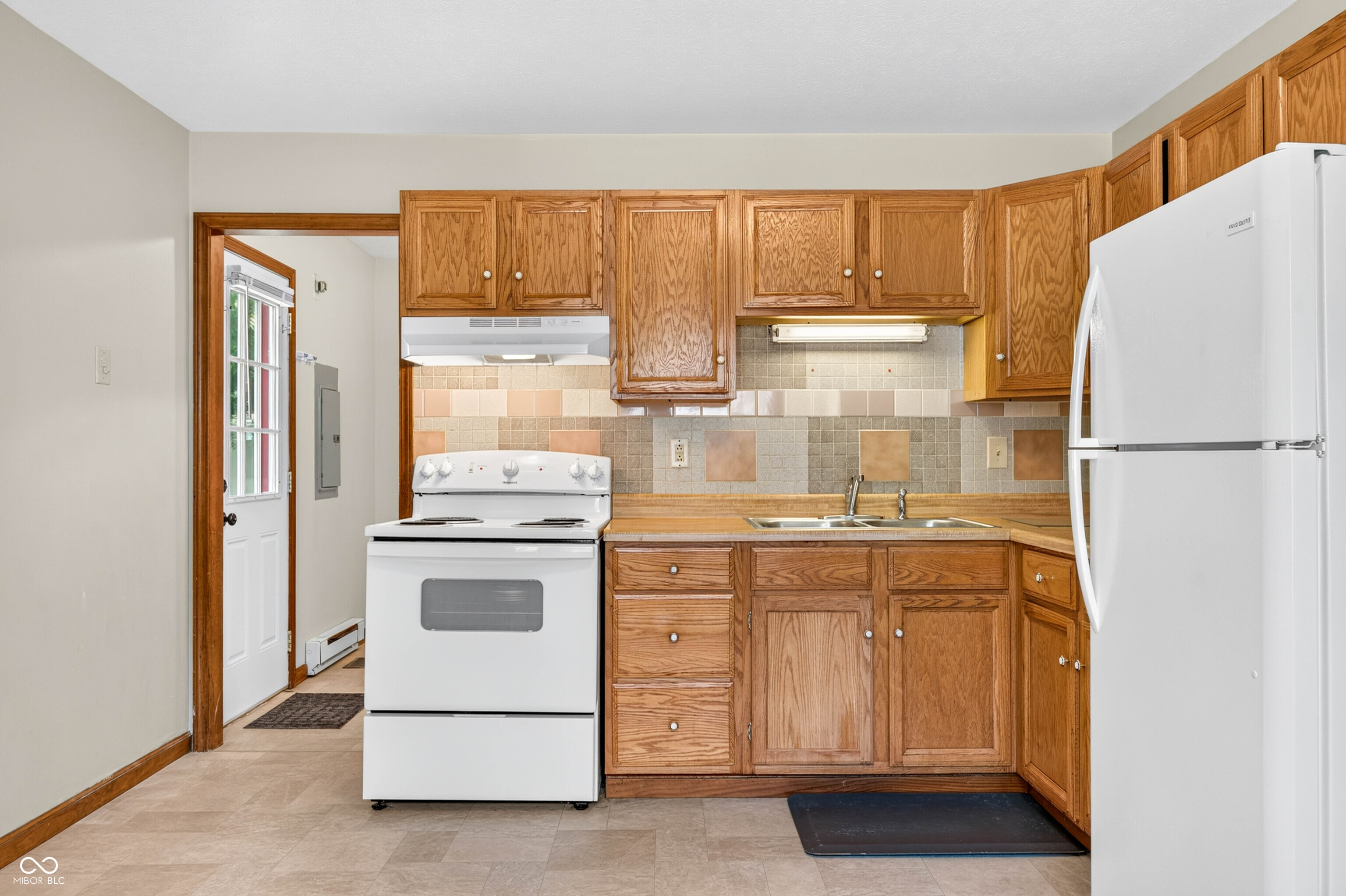 2231 Mapleton Court Columbus, IN 47201 - Photo 12 of 34