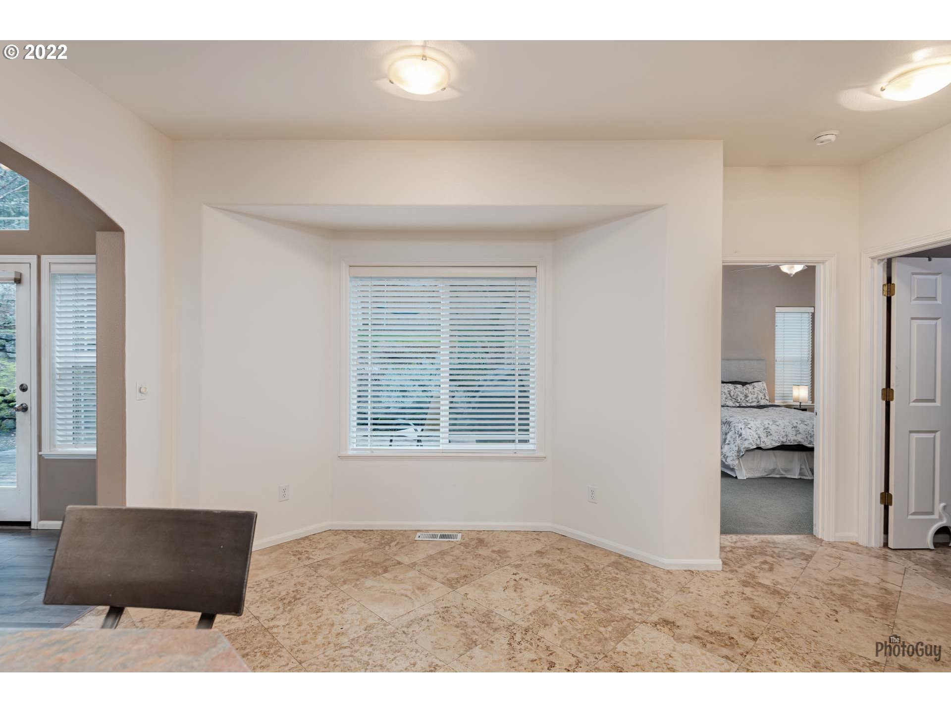 818 South 67th Street Springfield, OR 97478 - Photo 11 of 32 a view of an empty room and window