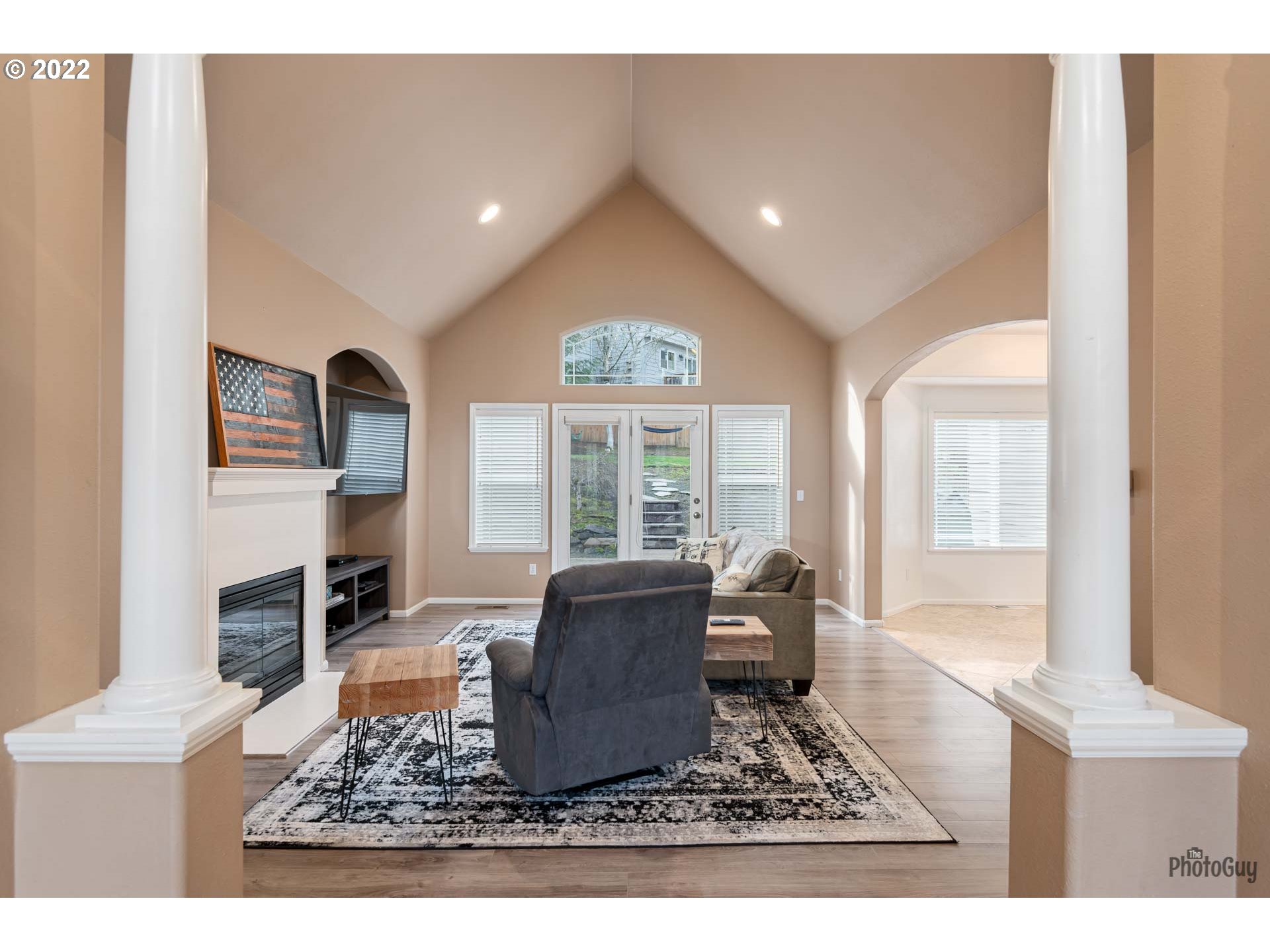 818 South 67th Street Springfield, OR 97478 - Photo 3 of 32 a living room with furniture and a large window