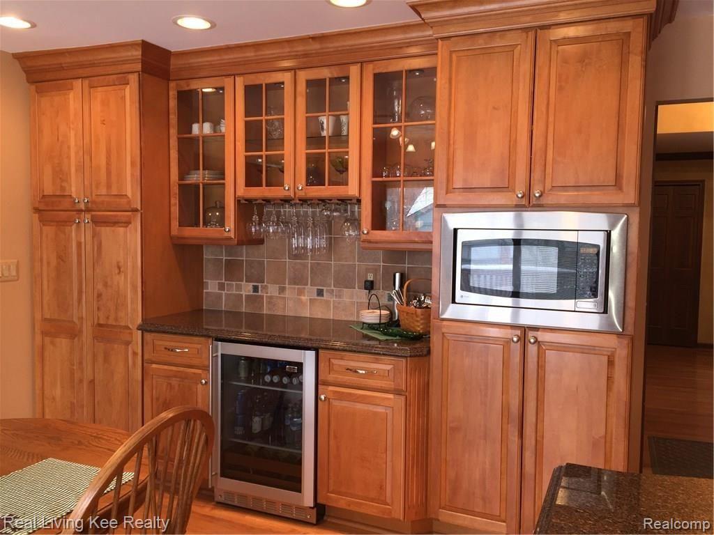 1739 Rapids Way Rochester Hills, MI 48309 - Photo 13 of 31