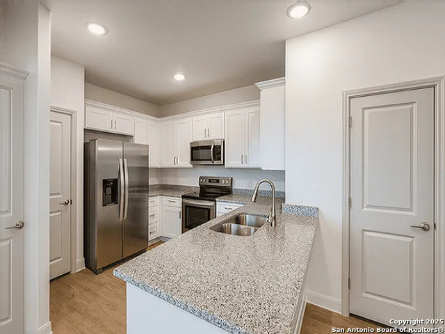 $1,595 | 10223 Tulipwood Run, Unit 1, San Antonio, TX 78252