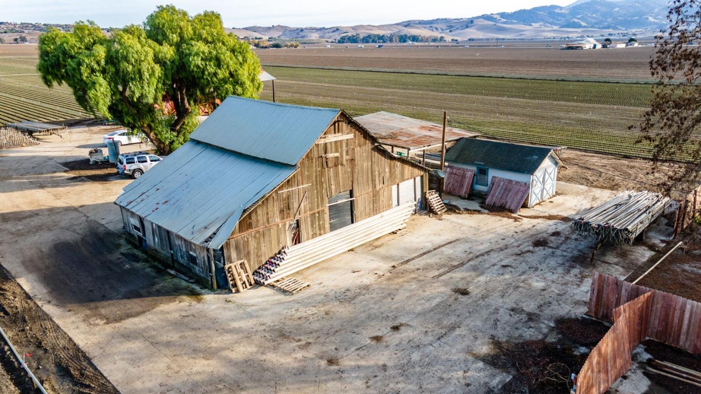 Flint Road Hollister, CA 95023 - Photo 14 of 23 a view of a terrace with a lake view