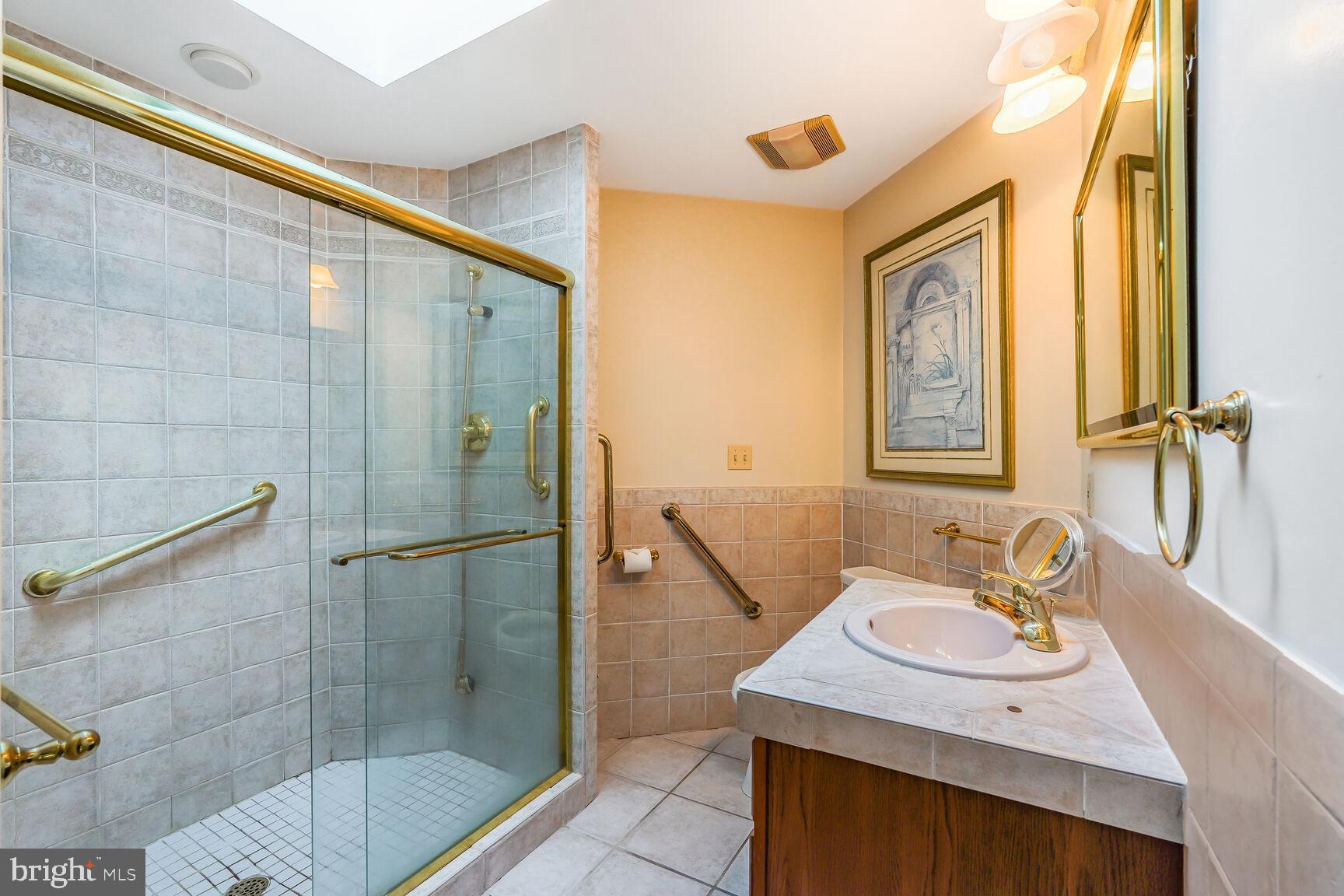 11701 Popes Head Road Fairfax, VA 22030 - Photo 22 of 43 Gallery Image 22