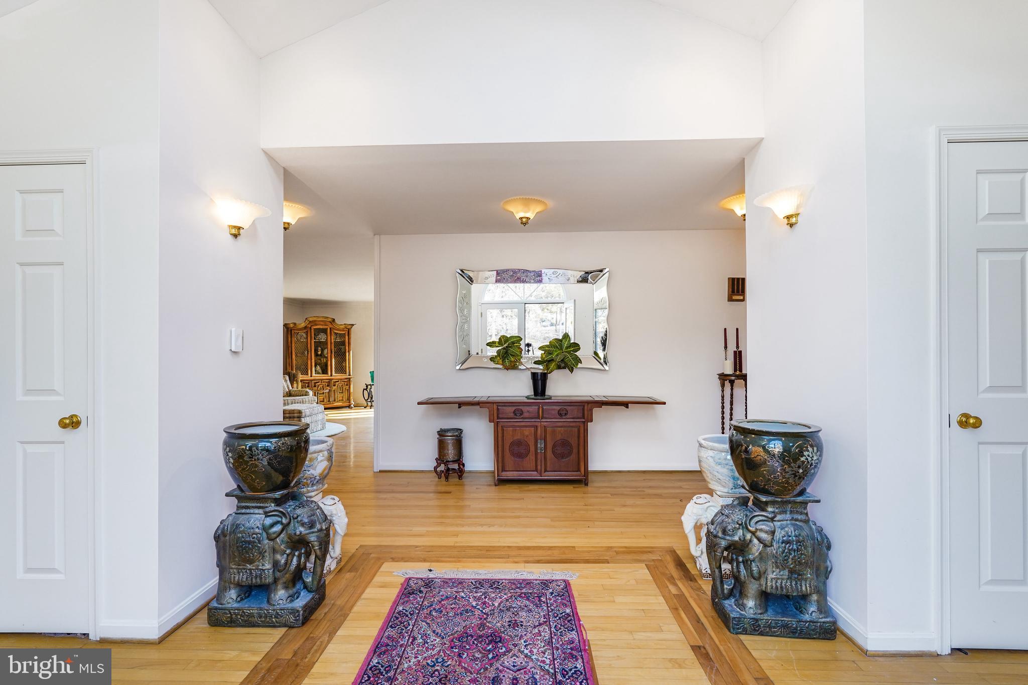11701 Popes Head Road Fairfax, VA 22030 - Photo 4 of 43 Gallery Image 4