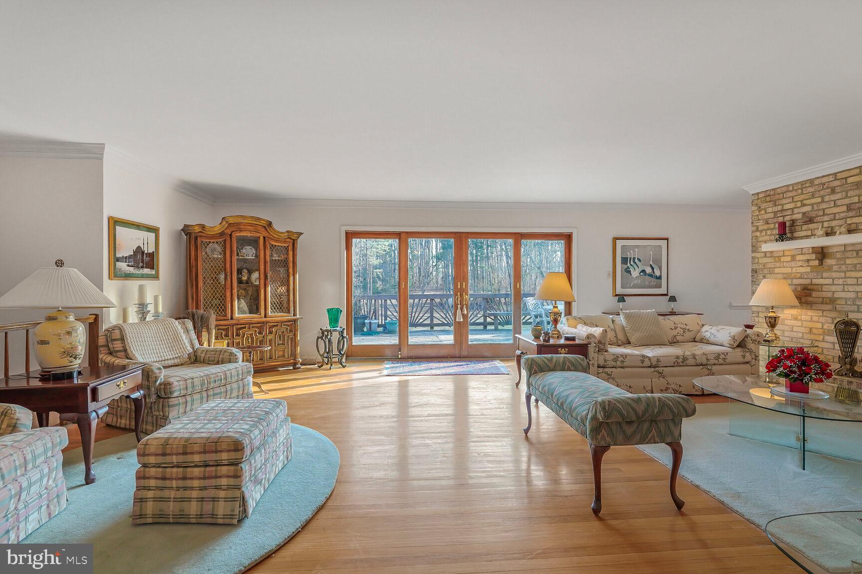 11701 Popes Head Road Fairfax, VA 22030 - Photo 7 of 43 Gallery Image 7