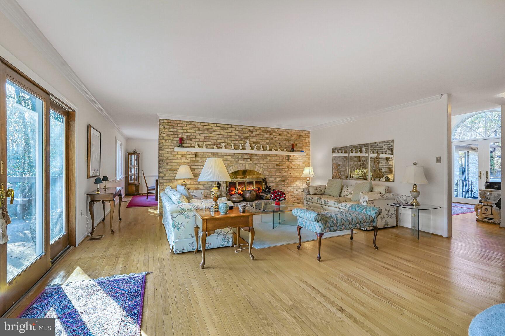 11701 Popes Head Road Fairfax, VA 22030 - Photo 10 of 43 Gallery Image 10