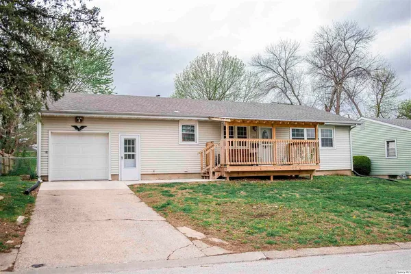 $195,000 | 709 Hamilton Avenue, Quincy, IL 62305