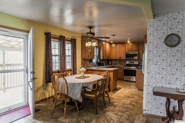 $195,000 | 709 Hamilton Avenue, Quincy, IL 62305