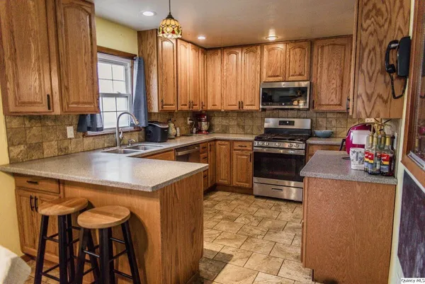 $195,000 | 709 Hamilton Avenue, Quincy, IL 62305