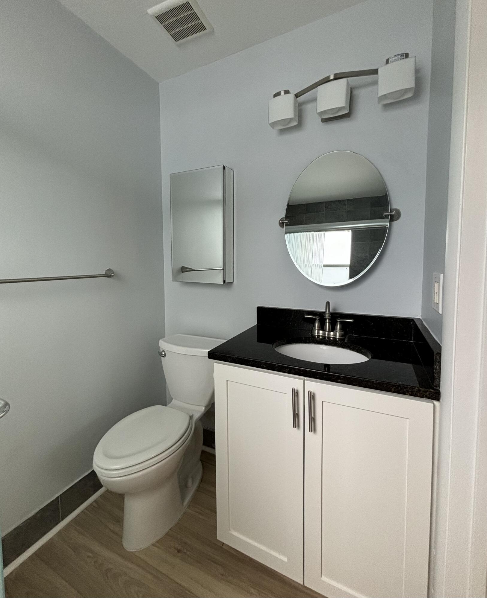 830 Jeffery Street, Unit 830 Boca Raton, FL 33487 - Photo 23 of 28 2nd bath